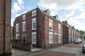 Chester Stays - Beautiful loft apartment with parking